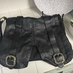 Gianni Bini Messenger Bag Western Buckle Saddle Crossbody Black Leather Y2K